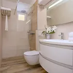 Apartment Dvor Split