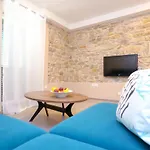 Apartment Dvor