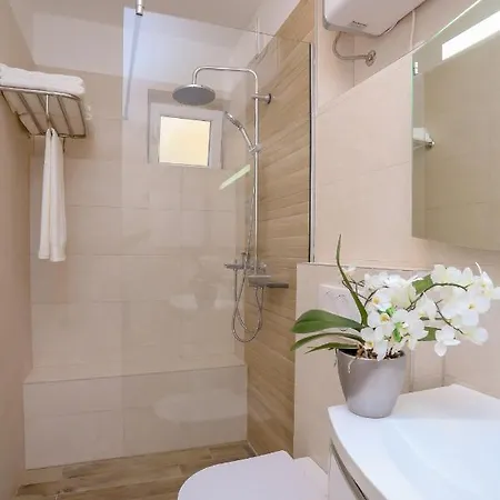 Dvor Apartamento *