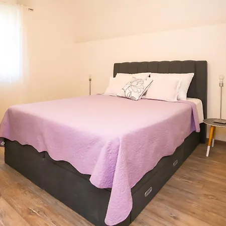 Dvor Apartment