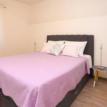 Dvor Apartment