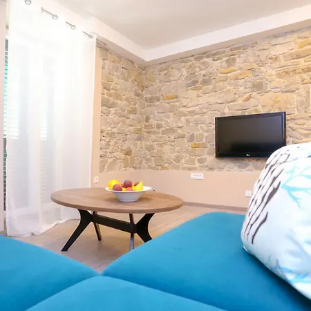 Apartment Dvor