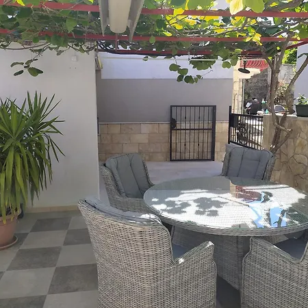 Apartment Dvor *